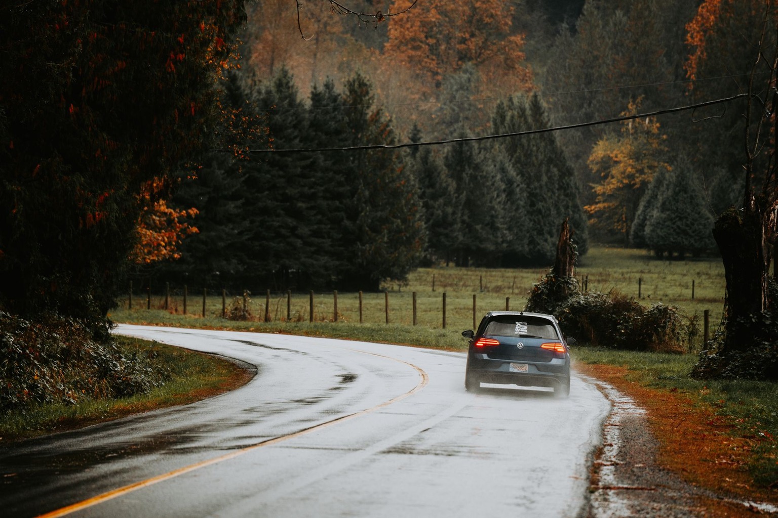 Drive Cars Safely on Wet Roads This Fall — Adjust Your Driving Habits Drive Cars Safely on Wet Roads This Fall — Adjust Your Driving Habits